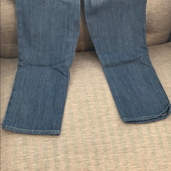 Express X2 Jean capris - Picture 6 of 10